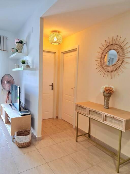 Homely Apt In Modern Building With Pool San Miguel de Abona Eksteriør billede